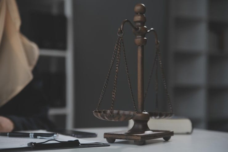 بهترین وکیل ملکان چه ویژگیهایی دارد؟