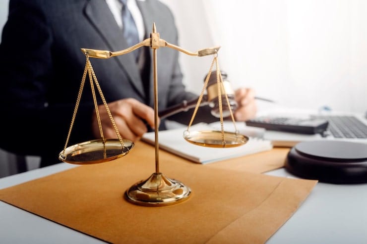 نقش وکیل در جلوگیری از اتلاف وقت و هزینه