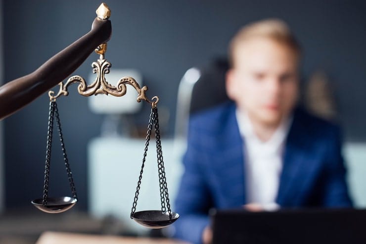 آشنایی با دعاوی کیفری و حقوقی و نقش وکیل متخصص در آذرشهر