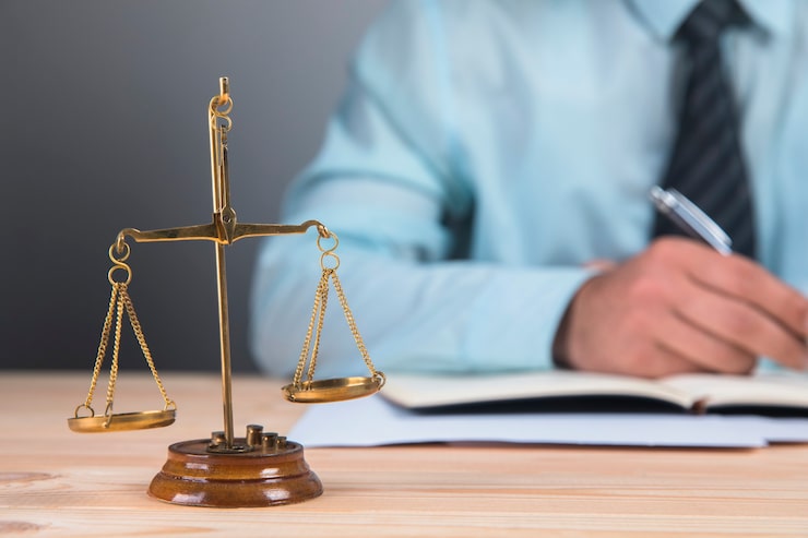 انتخاب وکیل خوب در مراغه برای رسیدگی به پرونده‌های کیفری پیچیده