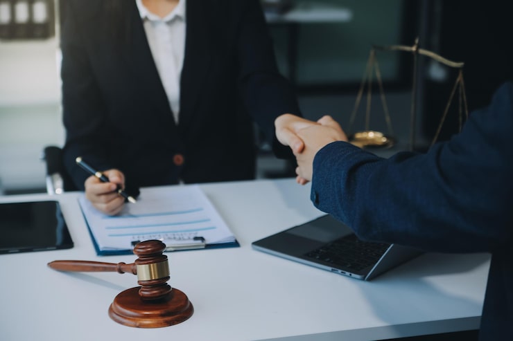 حقوق متهم و شاکی پس از کیفرخواست