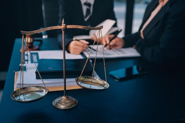 ملاقات حضوری با بهترین وکیل خانواده در نوشهر: چرا اولین جلسه، سرنوشت پرونده شما را تعیین می‌کند؟