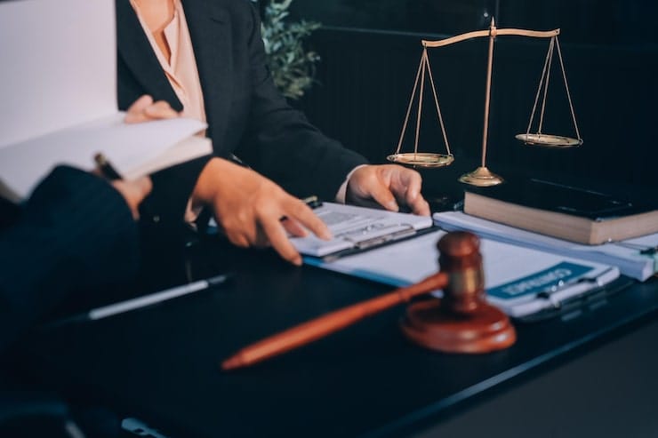 چگونه وکیل کیفری سنندج می‌تواند موفقیت پرونده شما را تضمین کند