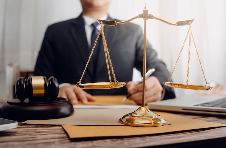 بهترین وکیل در پارس آباد کیست؟