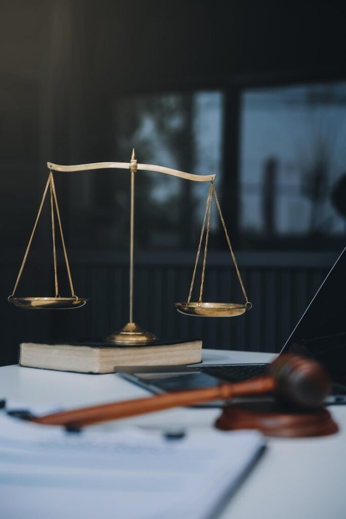 نفقه دختر مجرد شاغل  نکات قانونی و مراحل مطالبه حقوق او