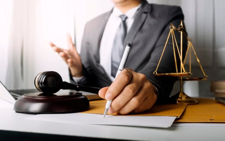 آشنایی با انواع وکیل دادگستری و راهنمای انتخاب بهترین وکیل در مشکین شهر