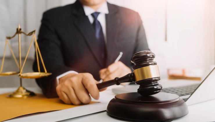 اهمیت انتخاب بهترین وکیل در خلخال برای موفقیت پرونده‌های حقوقی