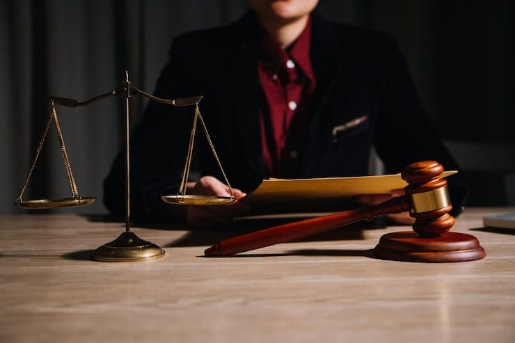 بهترین وکیل در گرمی: مشاوره حقوقی تخصصی و پیگیری قانونی قوی