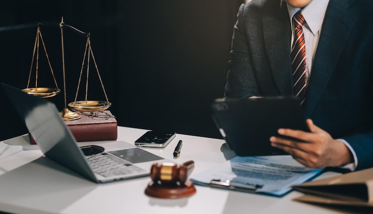 چرا انتخاب بهترین وکیل در پیرانشهر میتواند سرنوشت پرونده شما را تغییر دهد؟