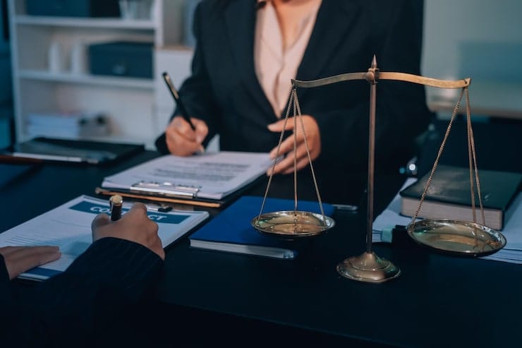 چرا مشاوره حقوقی ملکی ضروری است؟