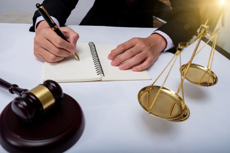 راهنمای انتخاب وکیل ملکی متخصص در سمنان