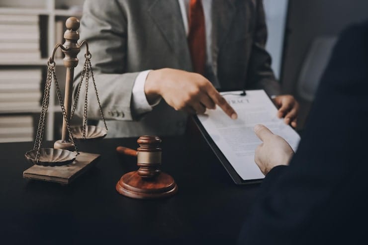 نکات مهم در انتخاب وکیل حرفه‌ای در سرعین