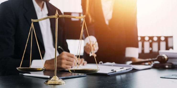 مهارت‌های کلیدی بهترین وکیل در بیله سوار