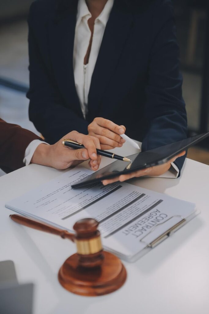 حل اختلافات بدون دادگاه: نقش وکیل حقوقی در ساری