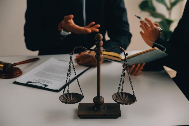 ضرورت حضور وکیل متخصص در رباط کریم