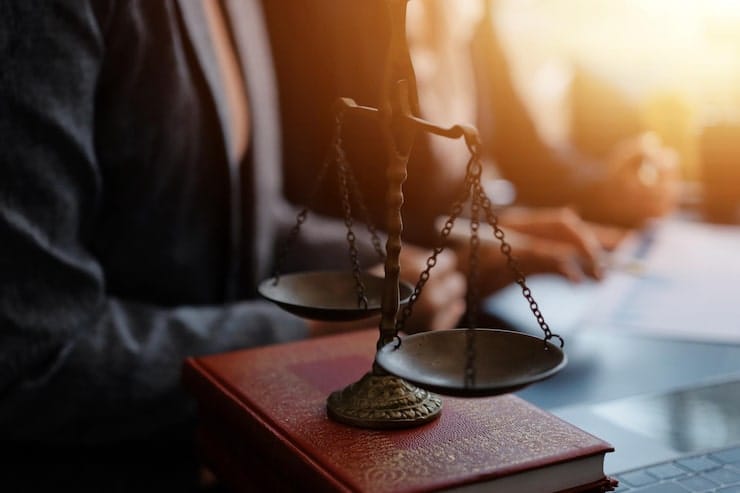 معیارهای انتخاب بهترین وکیل در اندیشه از نظر کارشناسان سایت وکیل کاران