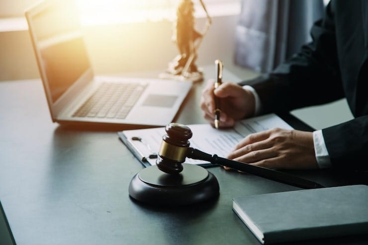 معیارهای کلیدی انتخاب بهترین وکیل در رباط کریم