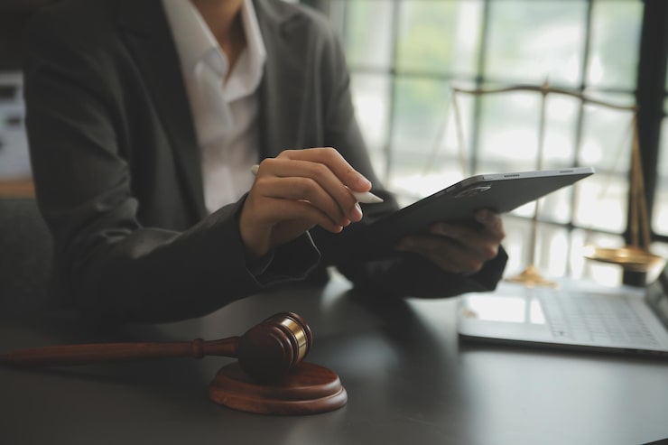 قبل از انتخاب وکیل در پاکدشت، این نکات را فراموش نکنید!