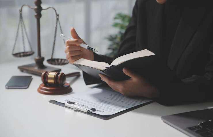 راهنمای انتخاب بهترین وکیل در پیشوا