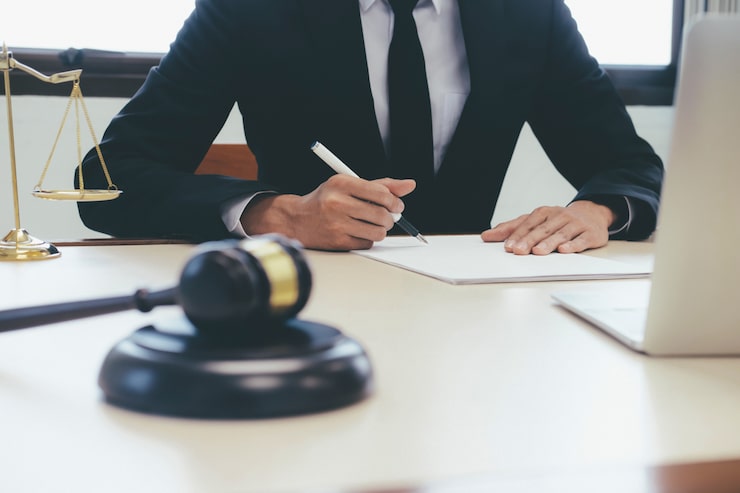 بهترین وکیل پردیس چه کسی است؟