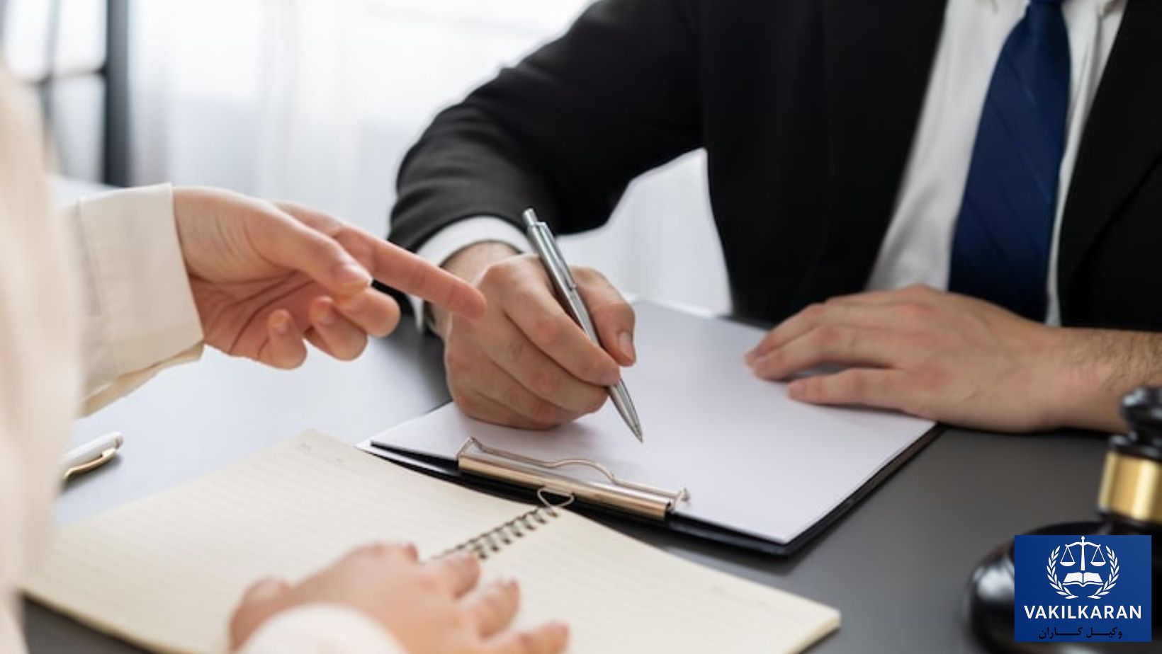 مزایا و معایب مشاوره اینترنتی با ماهرترین وکیل ایلام