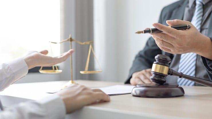 بهترین وکلا جزیره کیش چه وظایفی بر عهده دارند؟