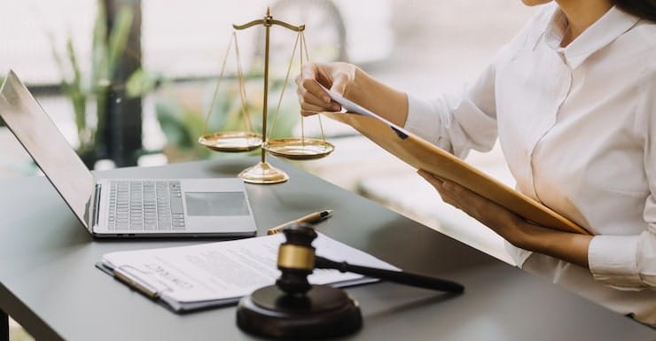 ویژگی‌های یک وکیل خوب و خبره در میناب