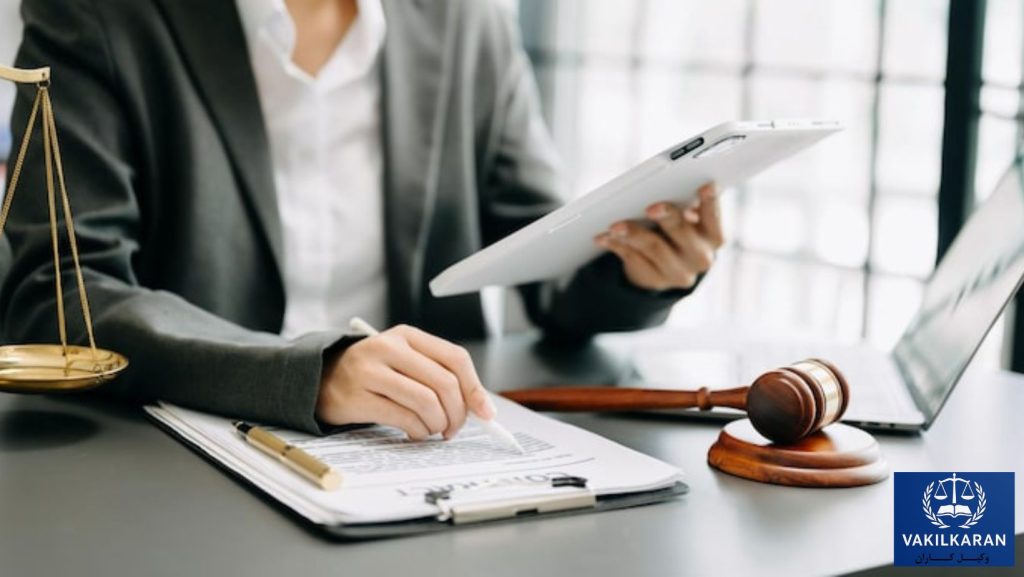 چه مزایایی در همکاری با وکیل متخصص در بیجار وجود دارد؟