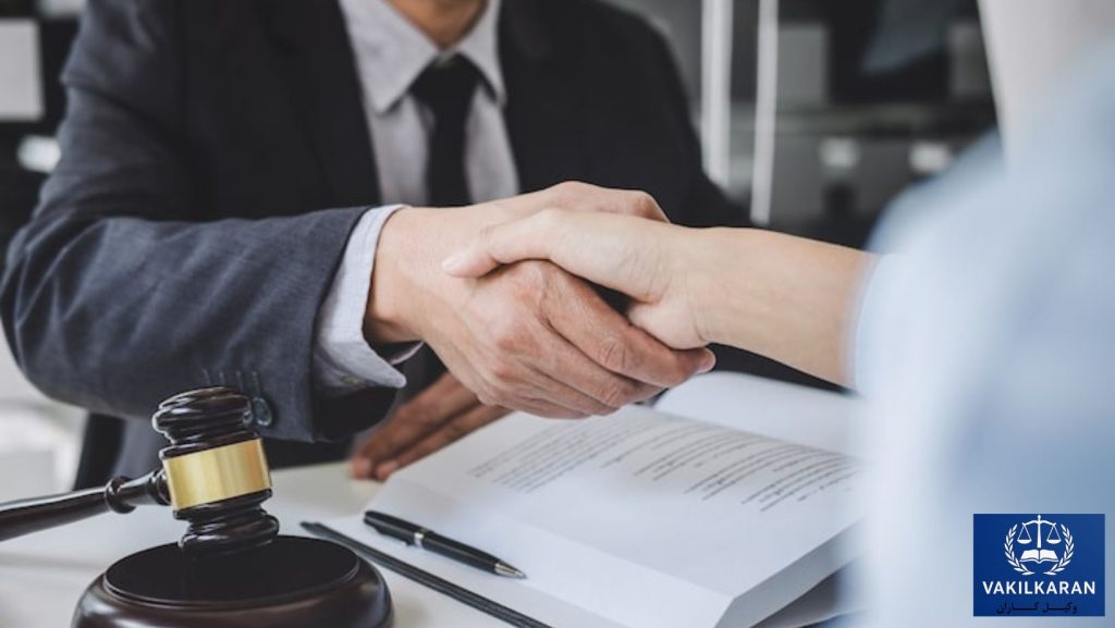 مشاوره‌ی حقوقی با وکیل نهاوند برای چه کسانی ضروری‌تر است؟ 
