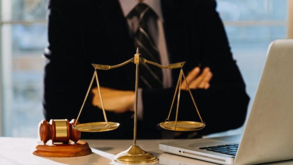 بهترین وکیل در زرند چه ویژگیهایی دارد؟