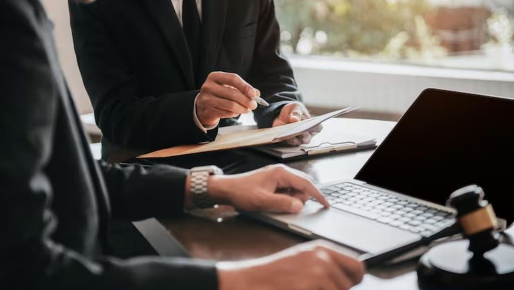 نقش حیاتی مشاوره با وکیل مجرب در جهرم