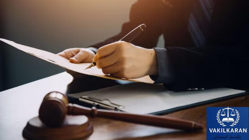 تأثیر متغیرهای محیطی در انتخاب وکیل متخصص
